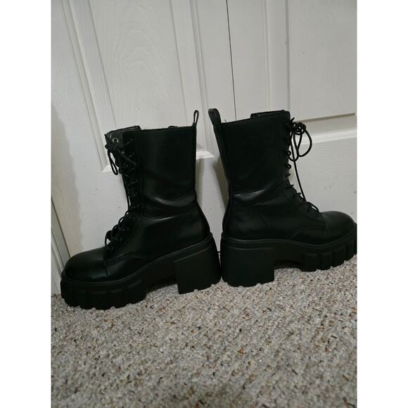 Madden Girl 2" Platform Guster Combat Boots Size 9 EUC - Picture 4 of 10